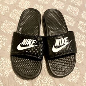 NIKE Women’s Slides Size 9